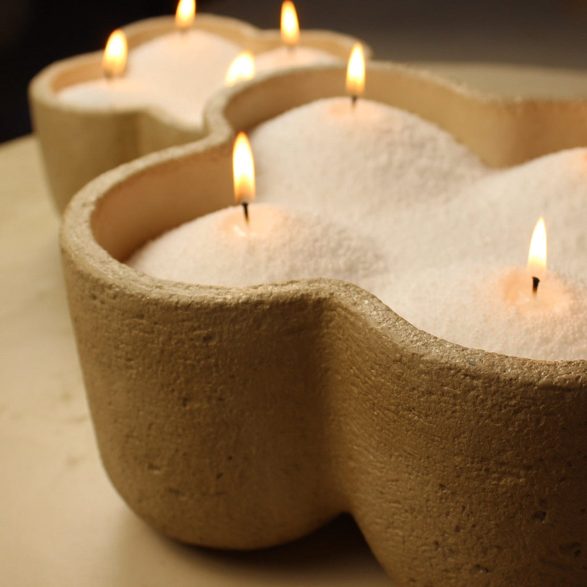 bougie En poudre allumée dans pot